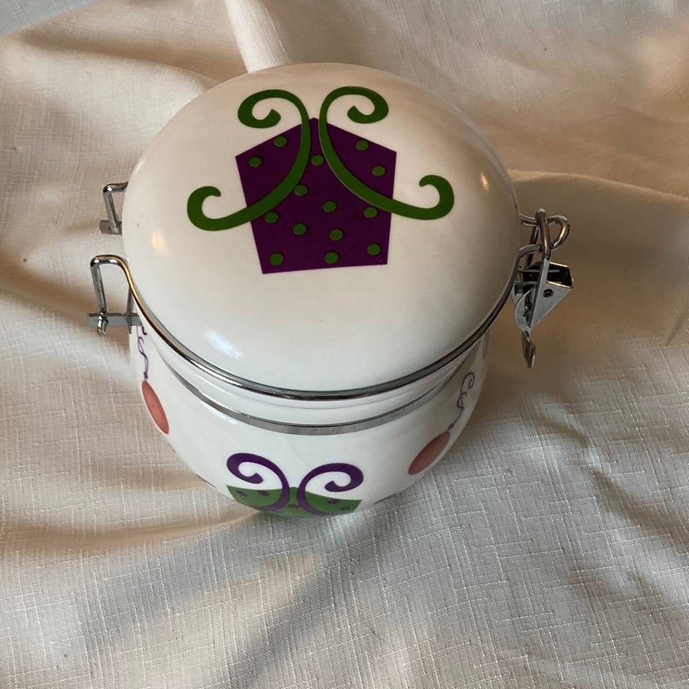 Classic Ceramics lidded container